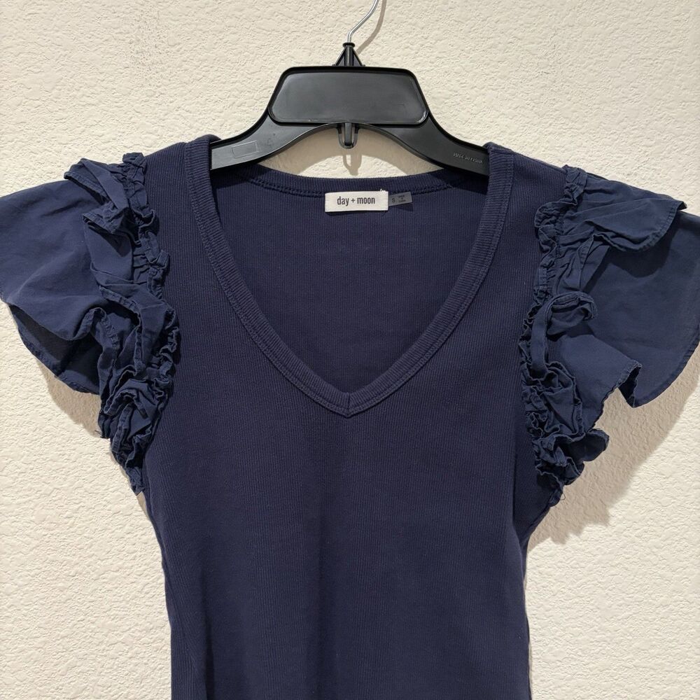 EUC Day+Moon Ruffled Sleeve Ribbed V-neck Bodysuit Women Small Navy Romantic